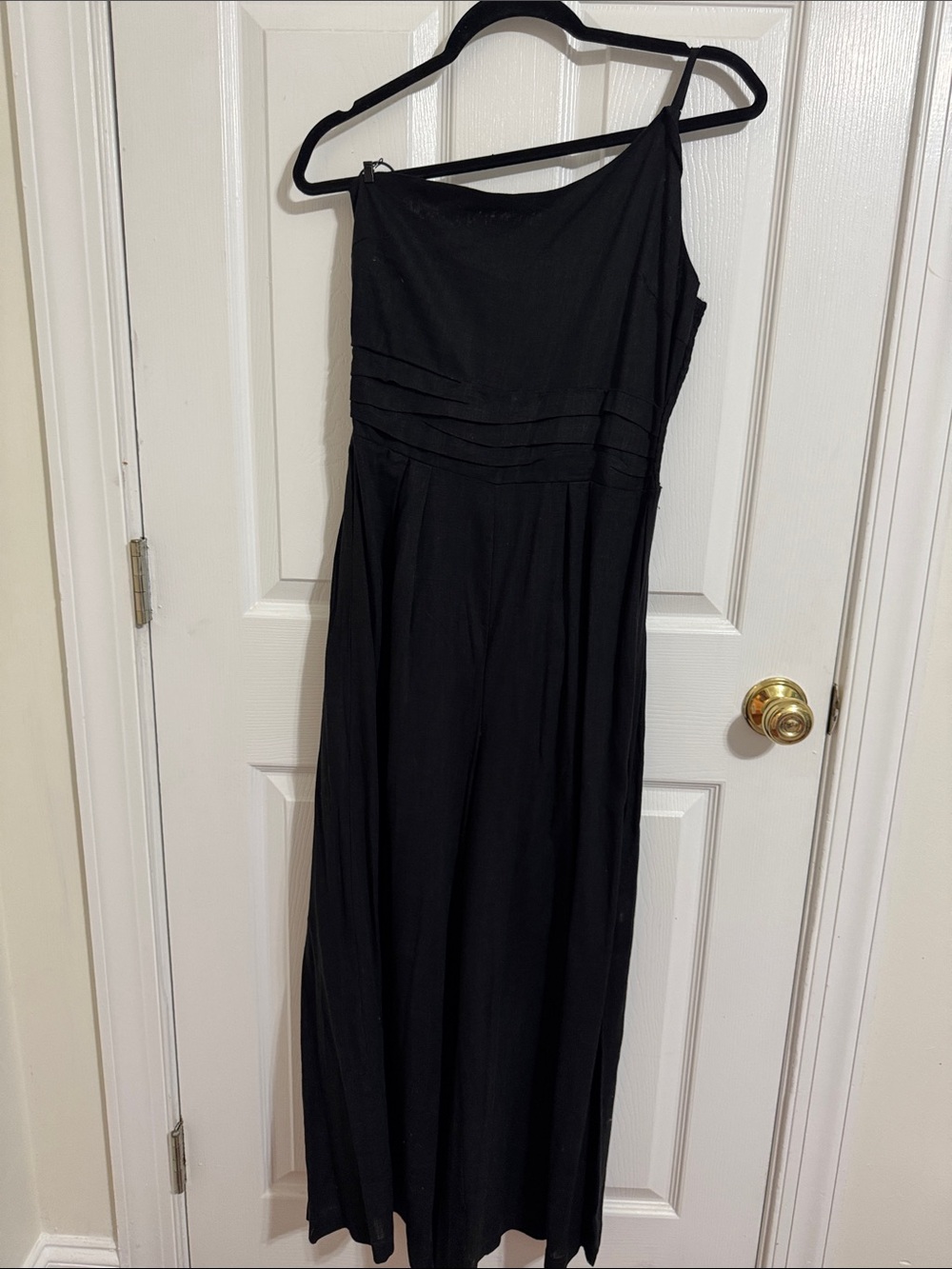 Classic Black One-Shoulder romper with wide legs
